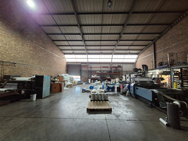 830  m² Industrial space