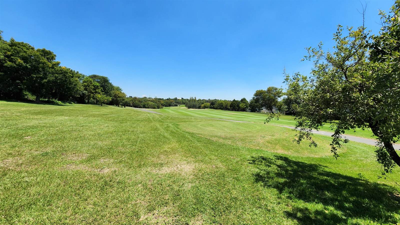 970 m² Land available in Dainfern Golf Estate photo number 5