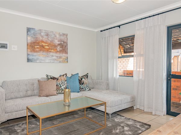 2 Bed Townhouse in Newtown