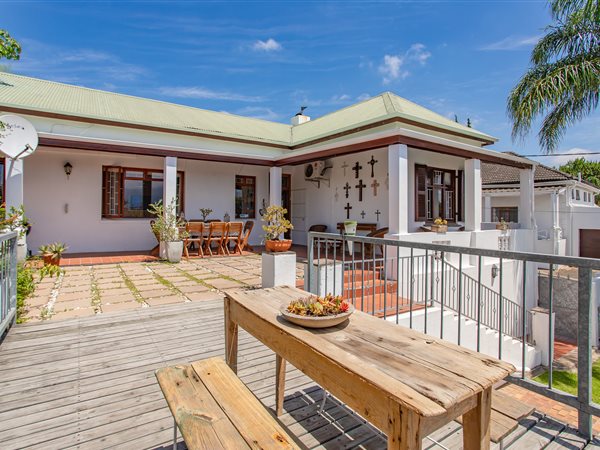 4 Bed House in Paarl Central West