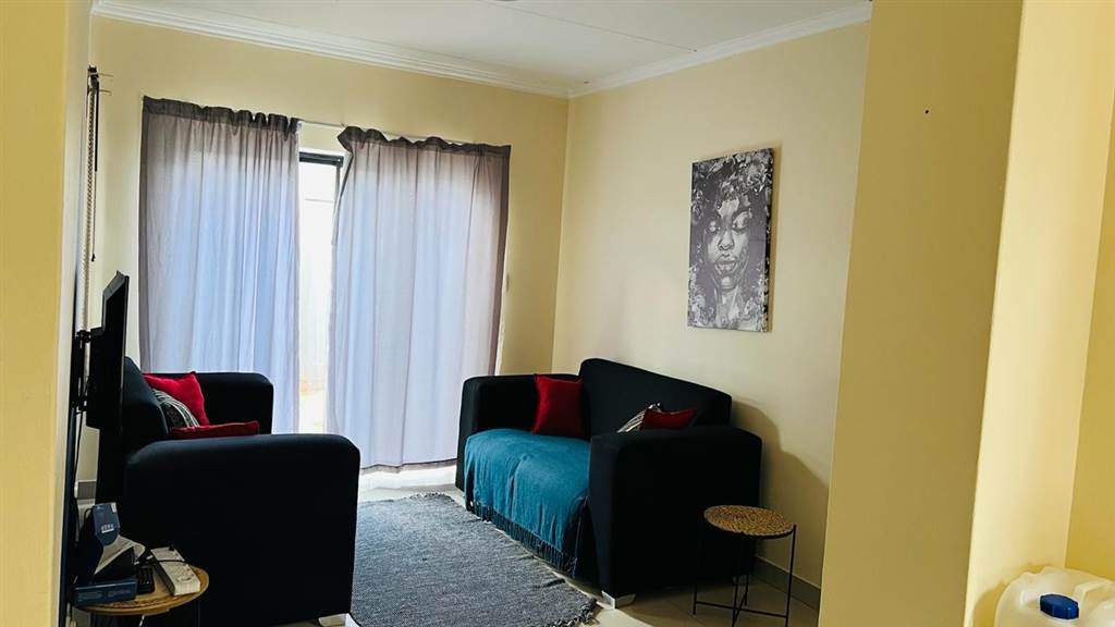 2 Bed Apartment in Mokopane photo number 5