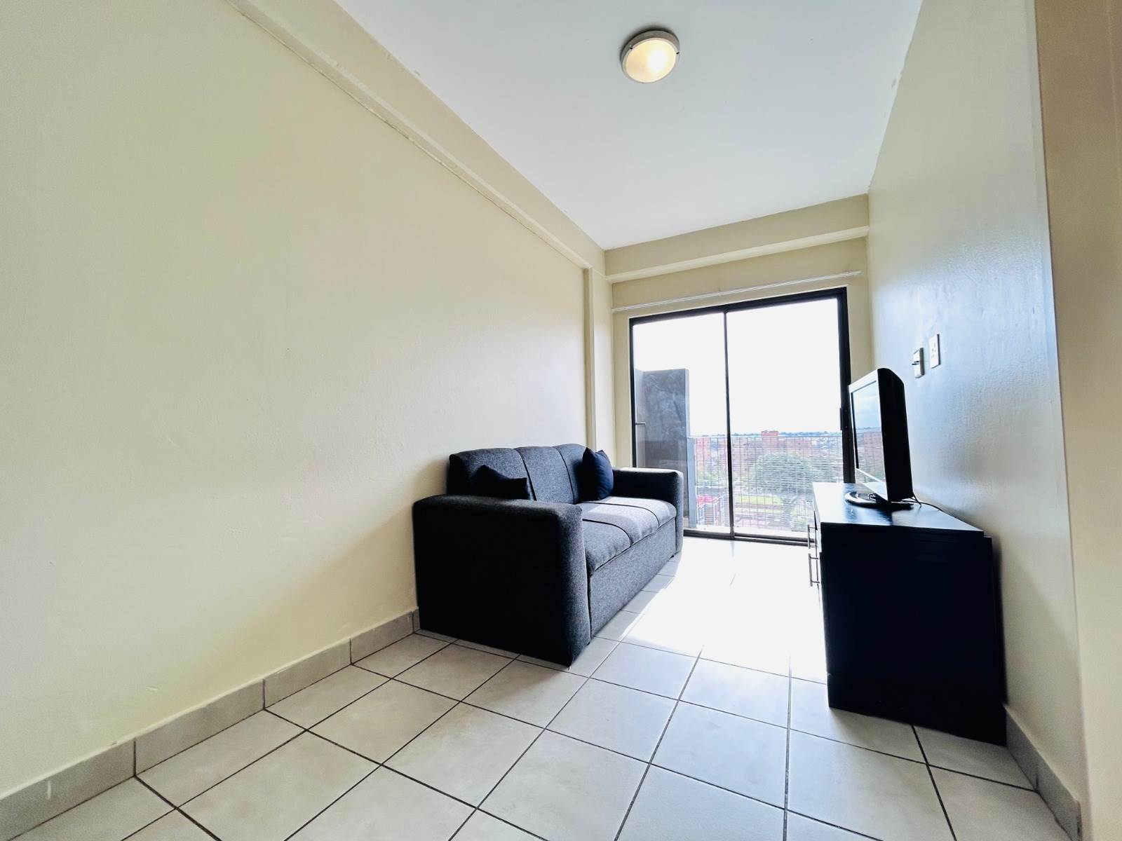 2 Bed Apartment in Kempton Park Central photo number 9