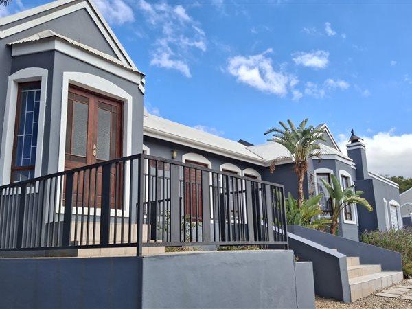 4 Bedroom House 4 Bedroom House