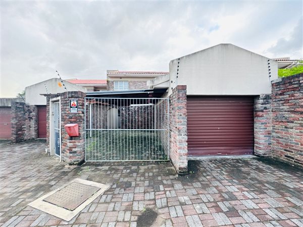3 Bedroom Townhouse 3 Bedroom Townhouse