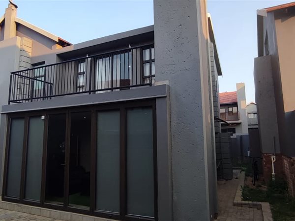 4 Bedroom Townhouse 4 Bedroom Townhouse