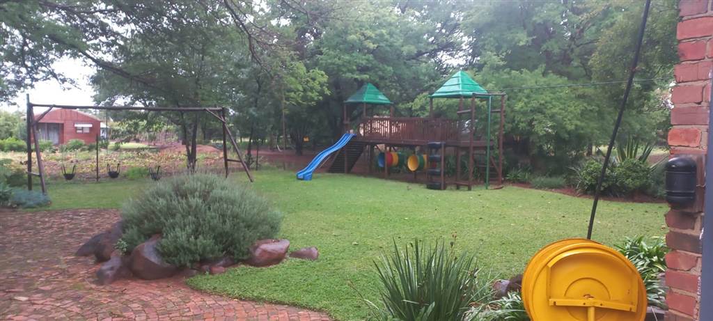 3 Bed House in Strydfontein and surrounds photo number 10