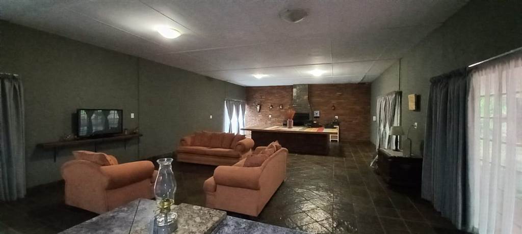3 Bed House in Strydfontein and surrounds photo number 2