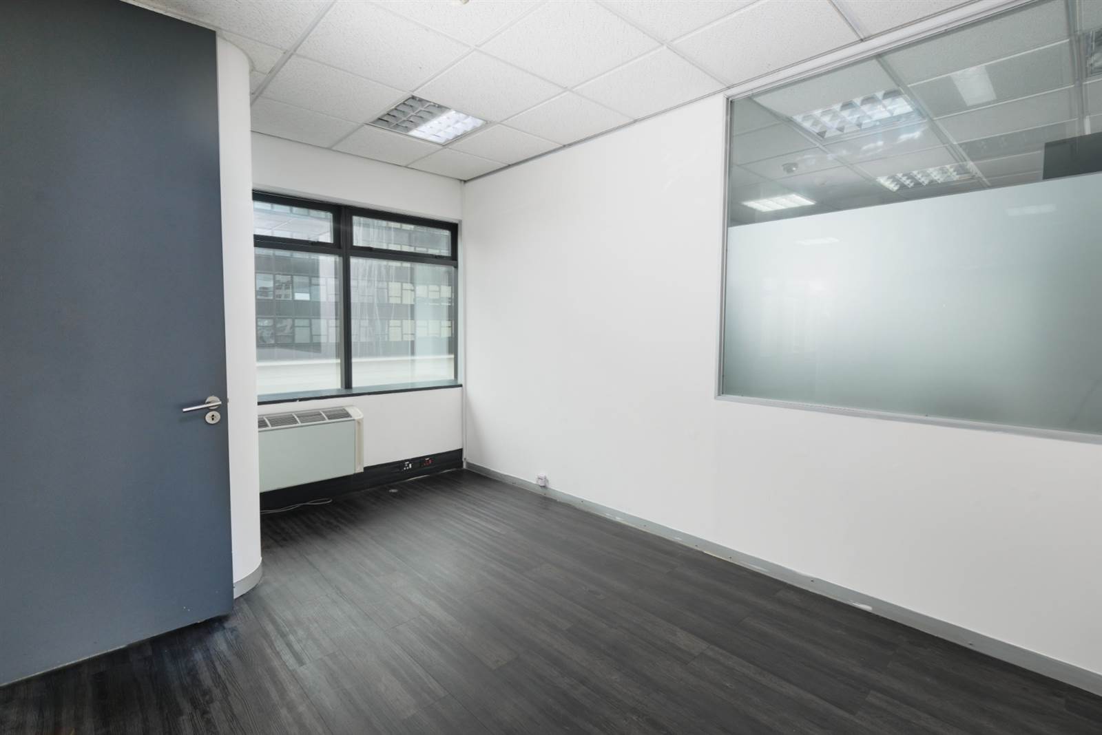 820  m² Office Space in Cape Town City Centre photo number 3