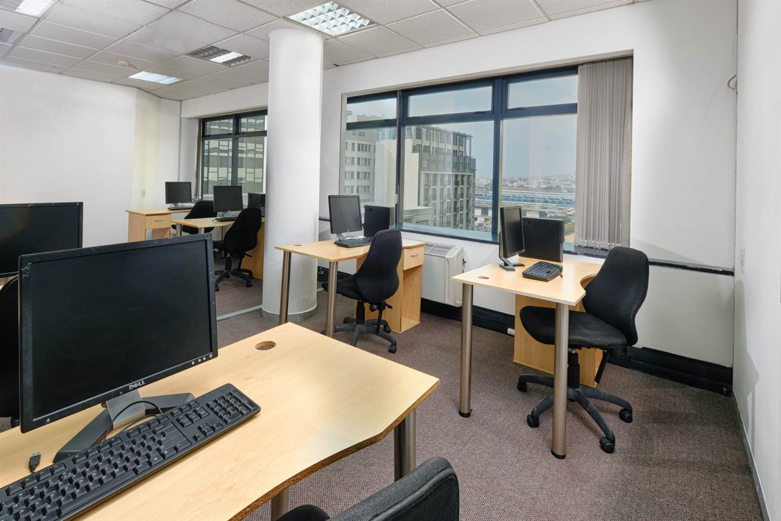 820  m² Office Space in Cape Town City Centre photo number 1