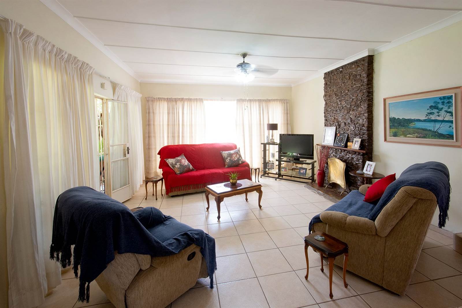 6 Bed House in Rensburg photo number 6