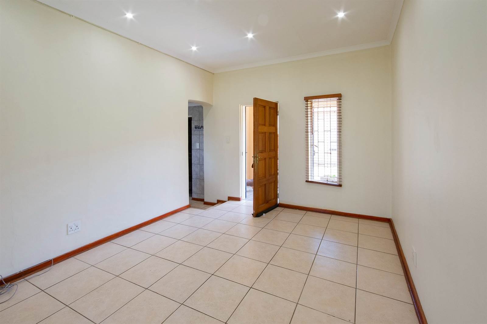 6 Bed House in Rensburg photo number 24