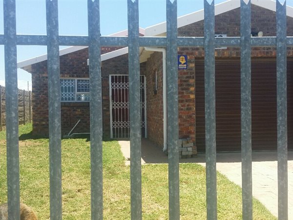 2 Bedroom House 2 Bedroom House