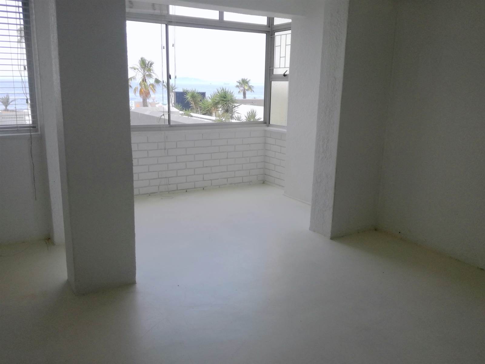 Studio Apartment in Mouille Point photo number 21