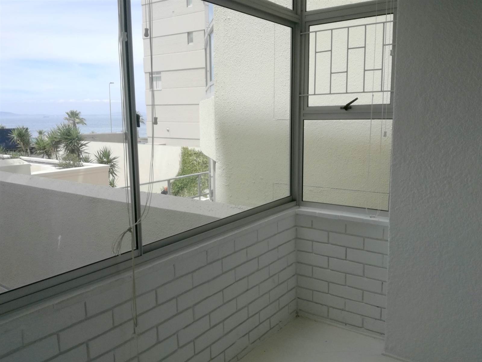 Studio Apartment in Mouille Point photo number 22