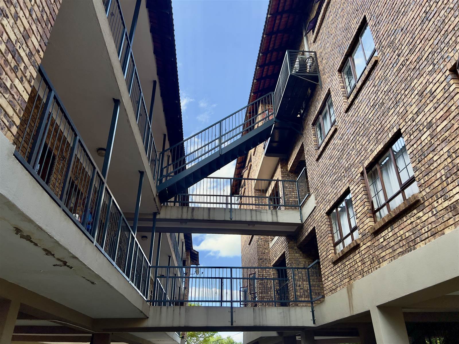2 Bed Apartment in Nelspruit Central photo number 4