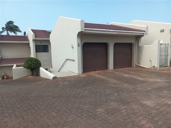 4 Bed Townhouse in Scottburgh South