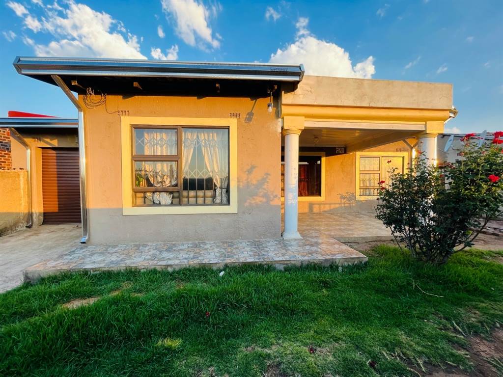 6 Bed House in Daveyton photo number 4