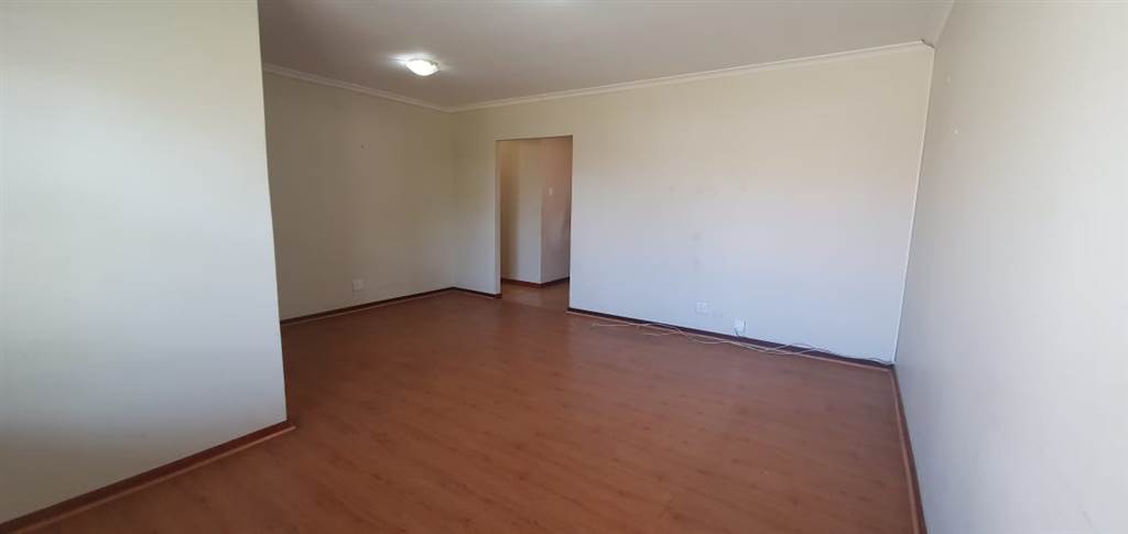 2 Bed House in Bluewater Bay photo number 3