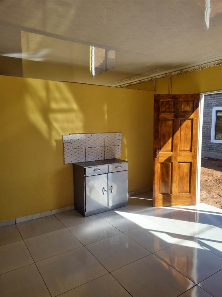 1 Bed Apartment in Postmasburg photo number 13