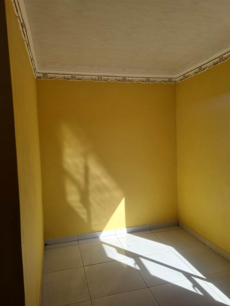 1 Bed Apartment in Postmasburg photo number 17