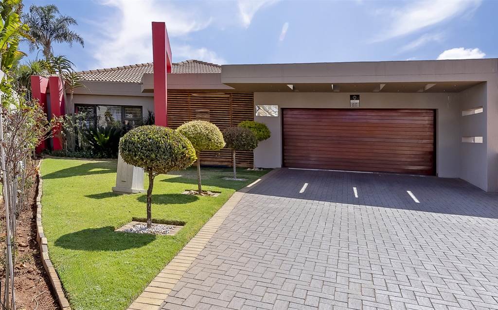 4 Bed House in Lenasia photo number 26