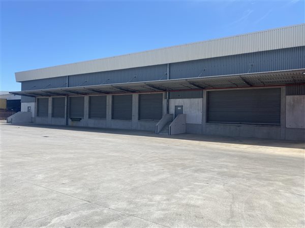 4 889  m² Industrial space