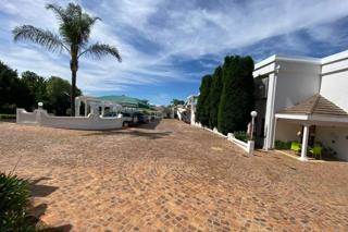 1 Bed House in Waterkloof Ridge photo number 1