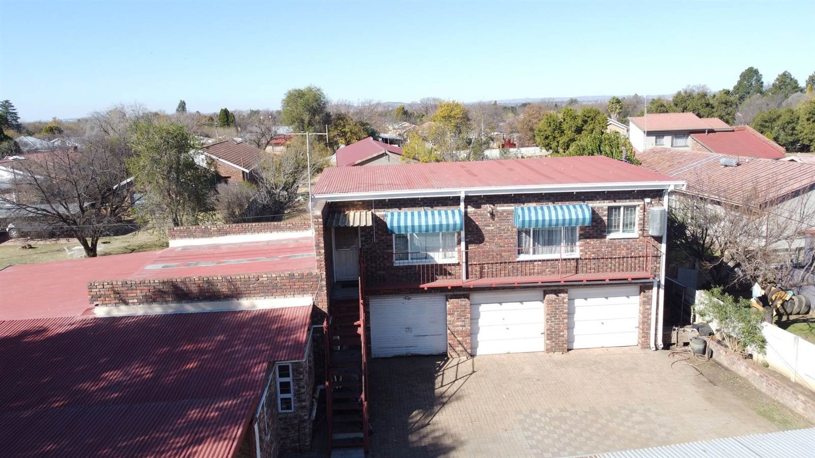 8 Bed House in Potchefstroom Central photo number 3