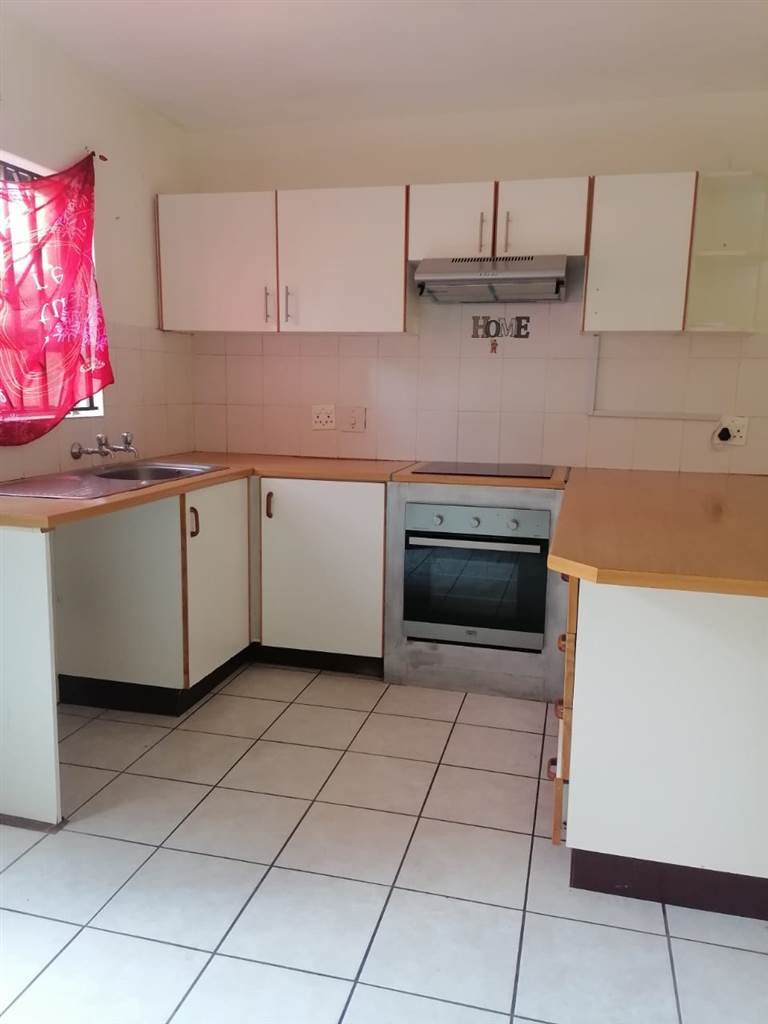 2 Bed Townhouse in Empangeni photo number 1