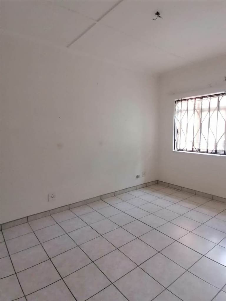 2 Bed Townhouse in Empangeni photo number 4