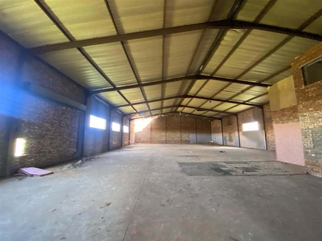 1100  m² Industrial space in Anchorville photo number 4