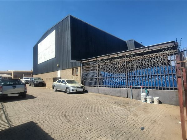 1 000  m² Commercial space