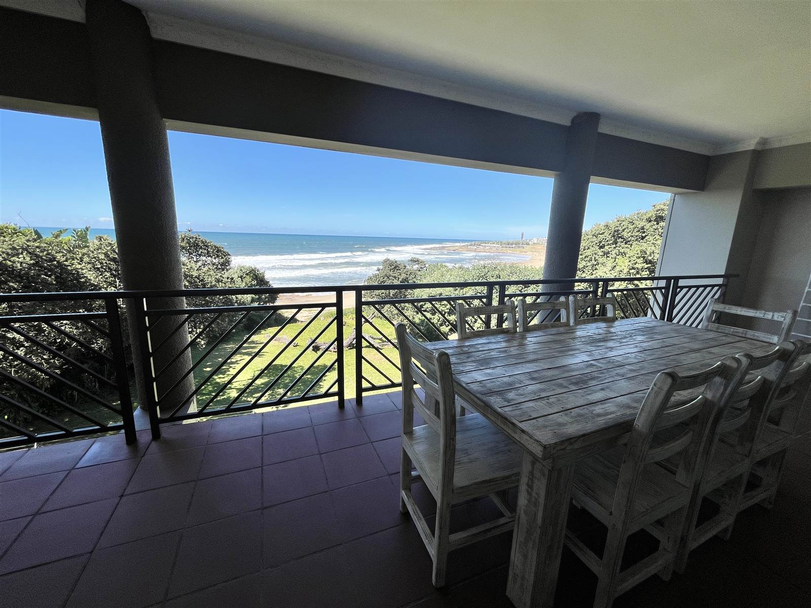 4 Bed Apartment in Shelly Beach photo number 3