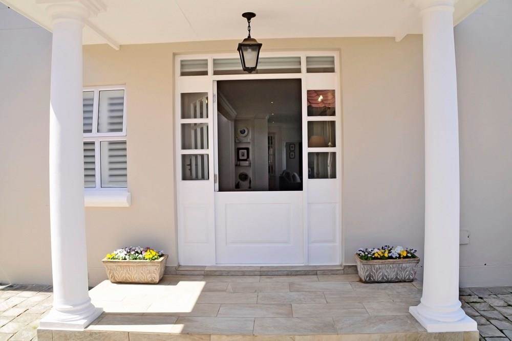 4 Bed House in Outeniqua Strand photo number 10