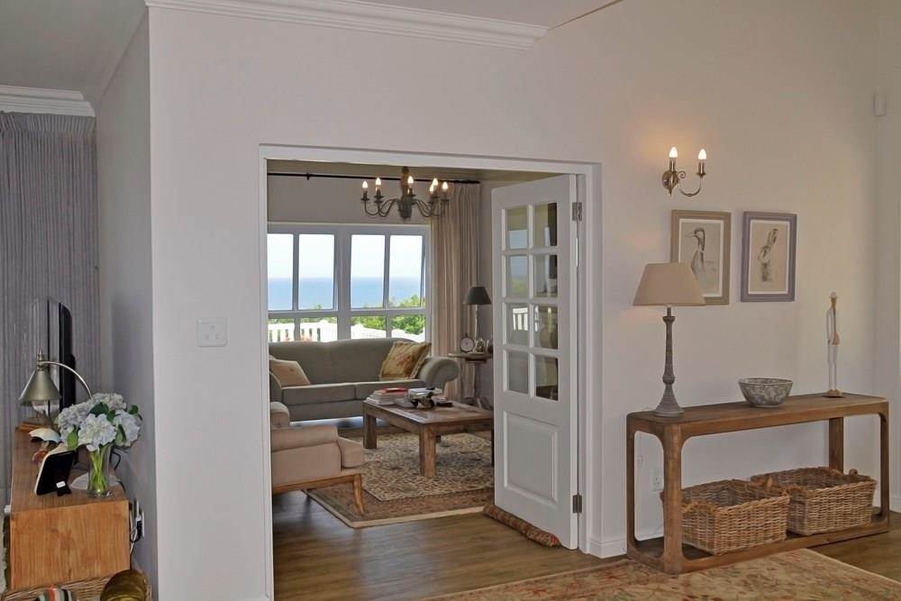 4 Bed House in Outeniqua Strand photo number 20