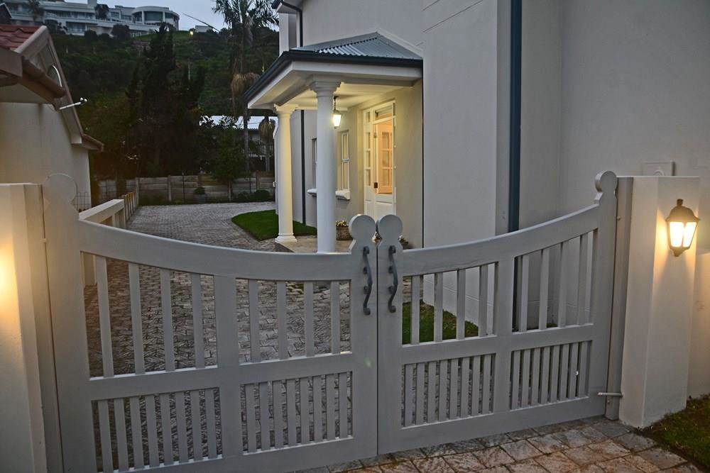 4 Bed House in Outeniqua Strand photo number 15