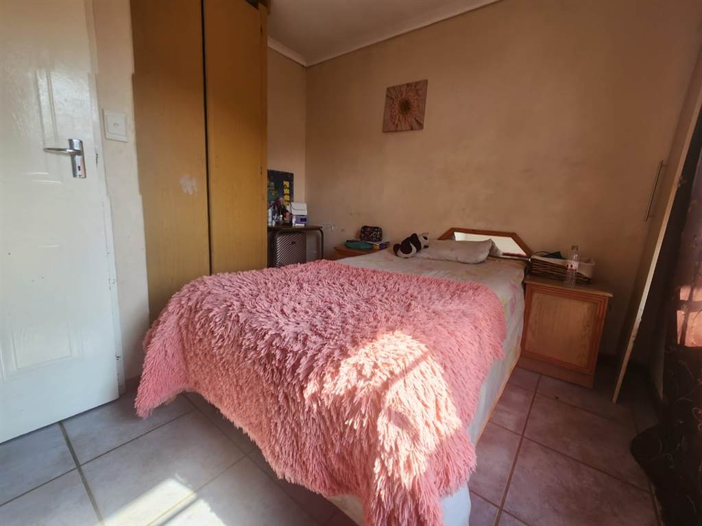 3 Bed House in Protea Park photo number 7
