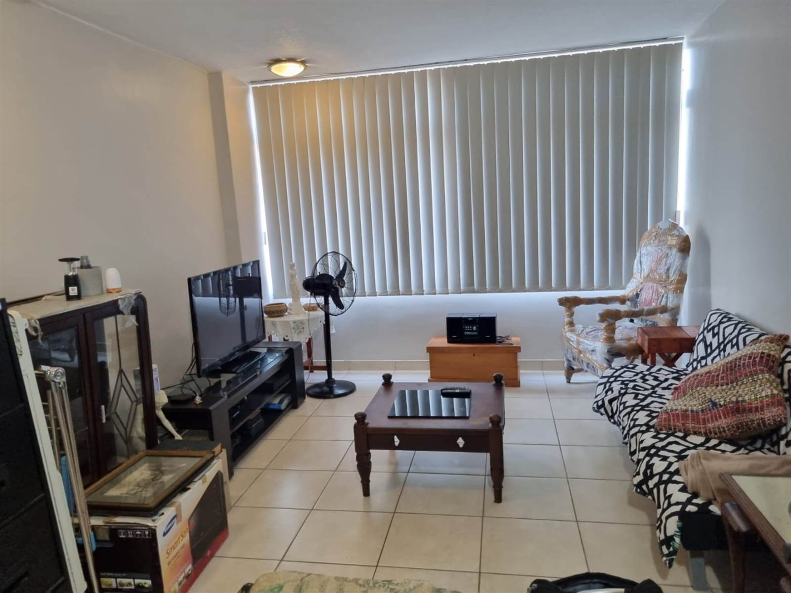 2 Bed Apartment in Doonside photo number 2