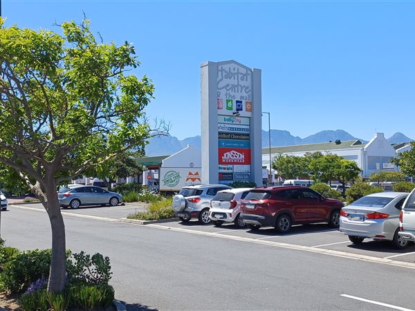 198  m² Commercial space in Somerset West Central