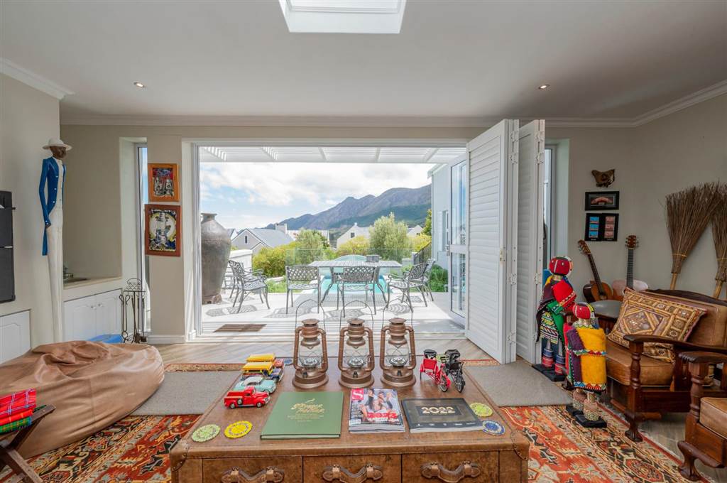 3 Bed House in Franschhoek photo number 10