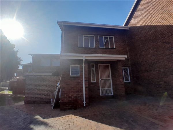 3 Bedroom Townhouse 3 Bedroom Townhouse