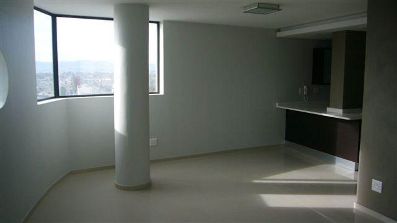3 Bed Apartment in Tableview photo number 21