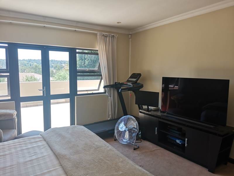 3 Bed House in Kyalami Hills photo number 17