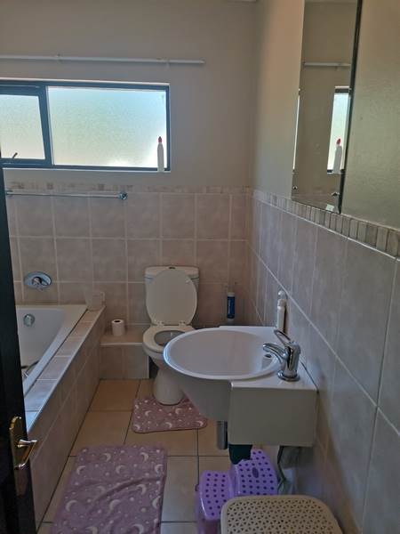 3 Bed House in Kyalami Hills photo number 11