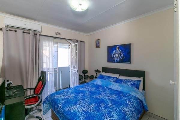 3 Bed Apartment in Illiondale photo number 8