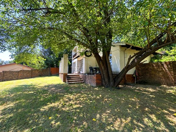 2 Bed House in Bryanston
