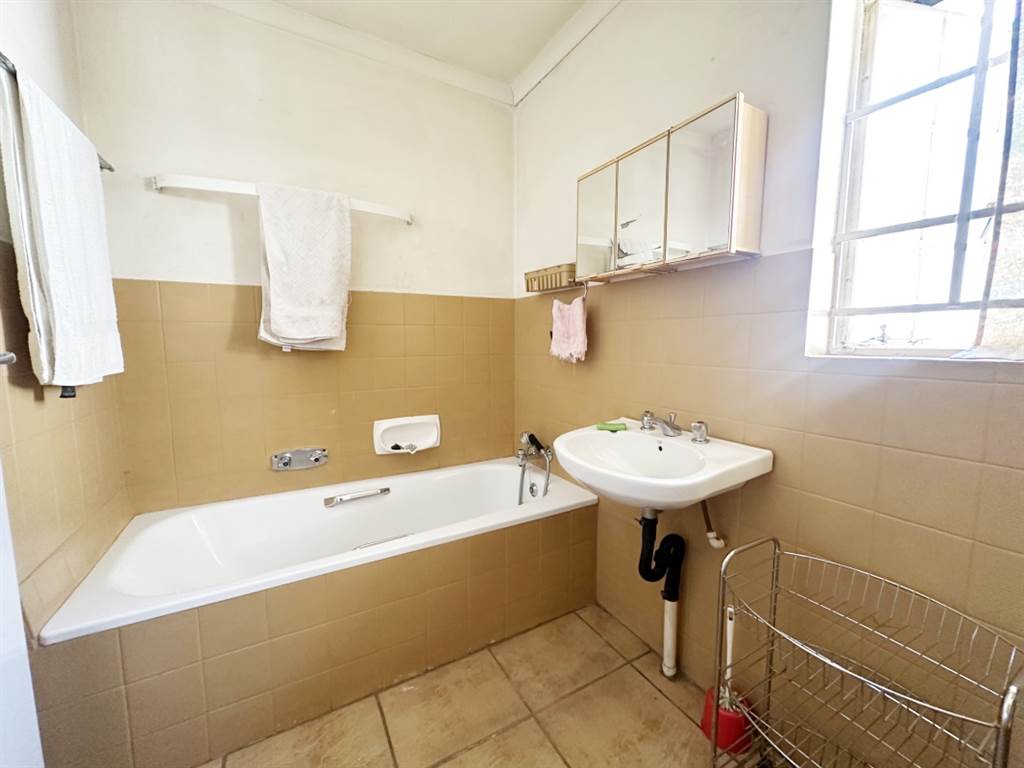 2 Bed House in Bryanston photo number 15