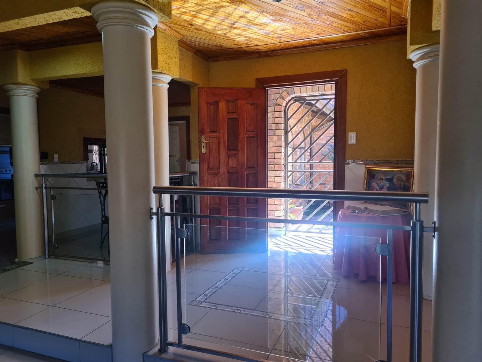 4 Bed House in Meredale photo number 8