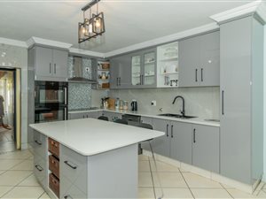 3 Bed House in Modder East