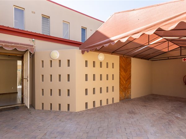 4 Bedroom Townhouse 4 Bedroom Townhouse